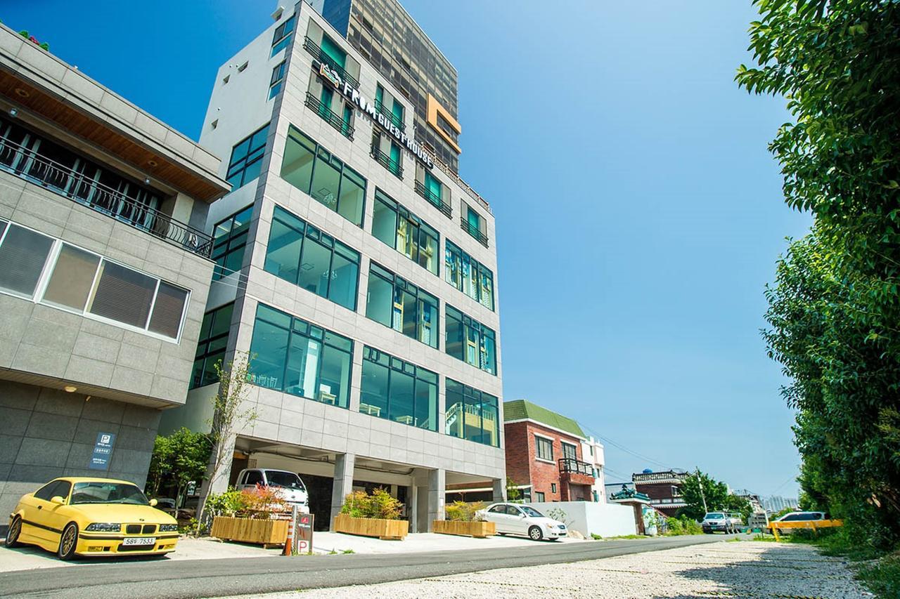 From Guesthouse Busan Exterior photo