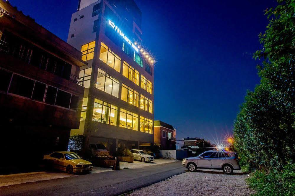From Guesthouse Busan Exterior photo